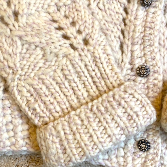 Beautiful hand knit sweater by Dollie - Picture 5 of 9